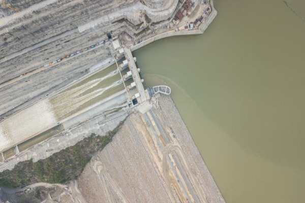 En relación con la obstrucción parcial del túnel de desviación del río Cauca, a la altura del proyecto hidroeléctrico Ituango.