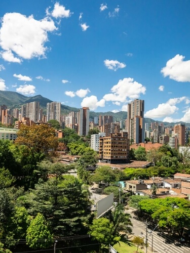 Relación con el Distrito de Medellín